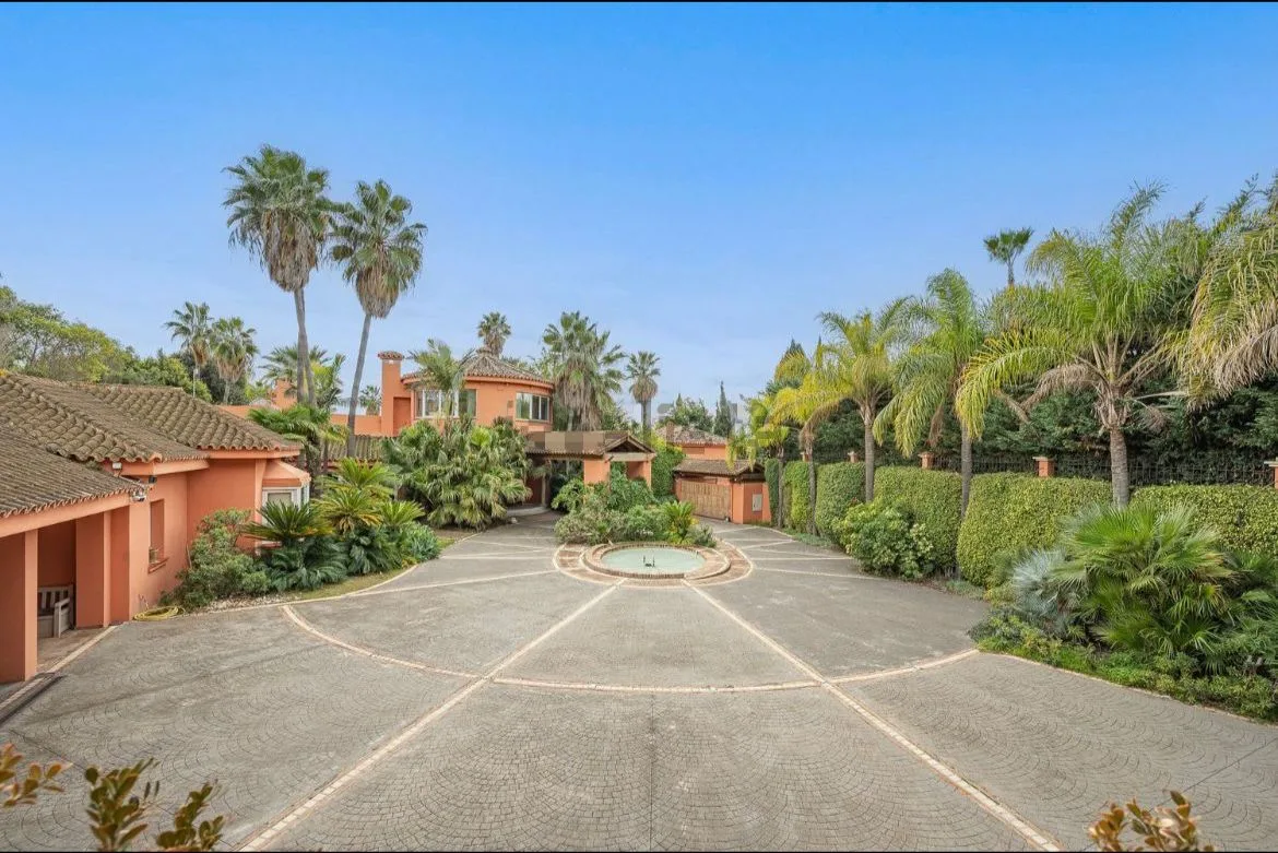 main-entrance-mature-garden-villa